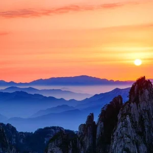 3 Days Huangshan Essence Tour: Yellow Mountain & Hongcun Village, Tunxi Old Street