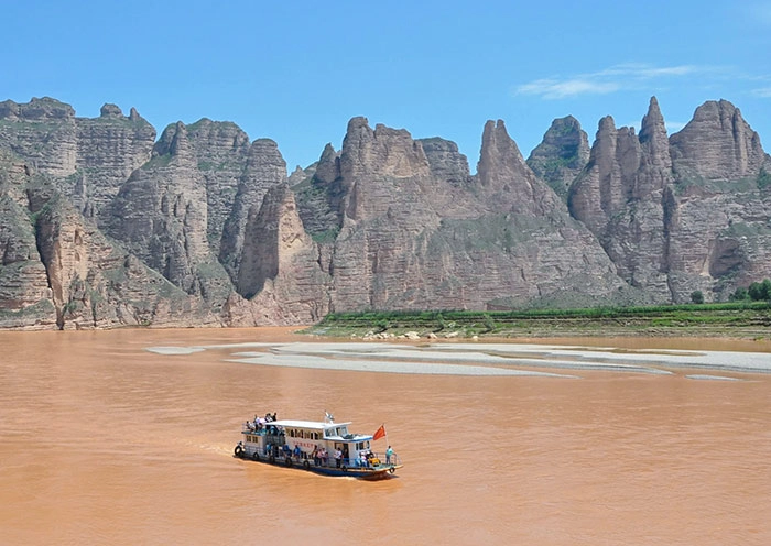 8 Days Silk Road Tour from Lanzhou to Urumqi: Yellow River to Karez Wells