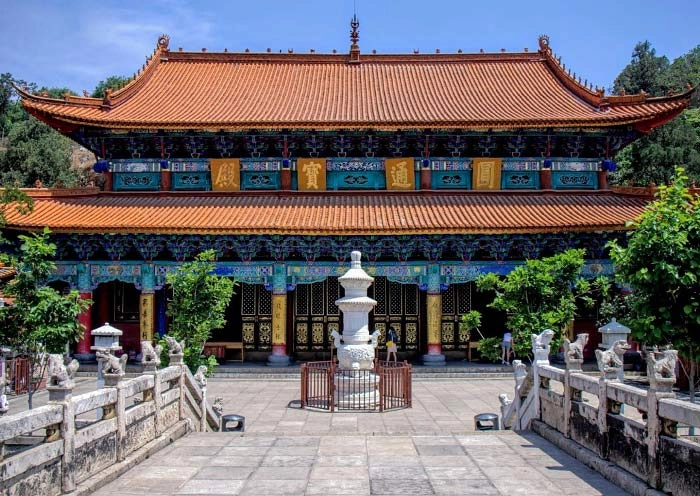 5 Days Kunming Shangri-La Tour: Stone Forest & Tibetan Pure Land