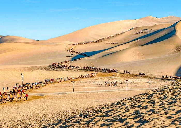 7 Days Gansu Highlights Tour with Badain Jaran Desert Adventure